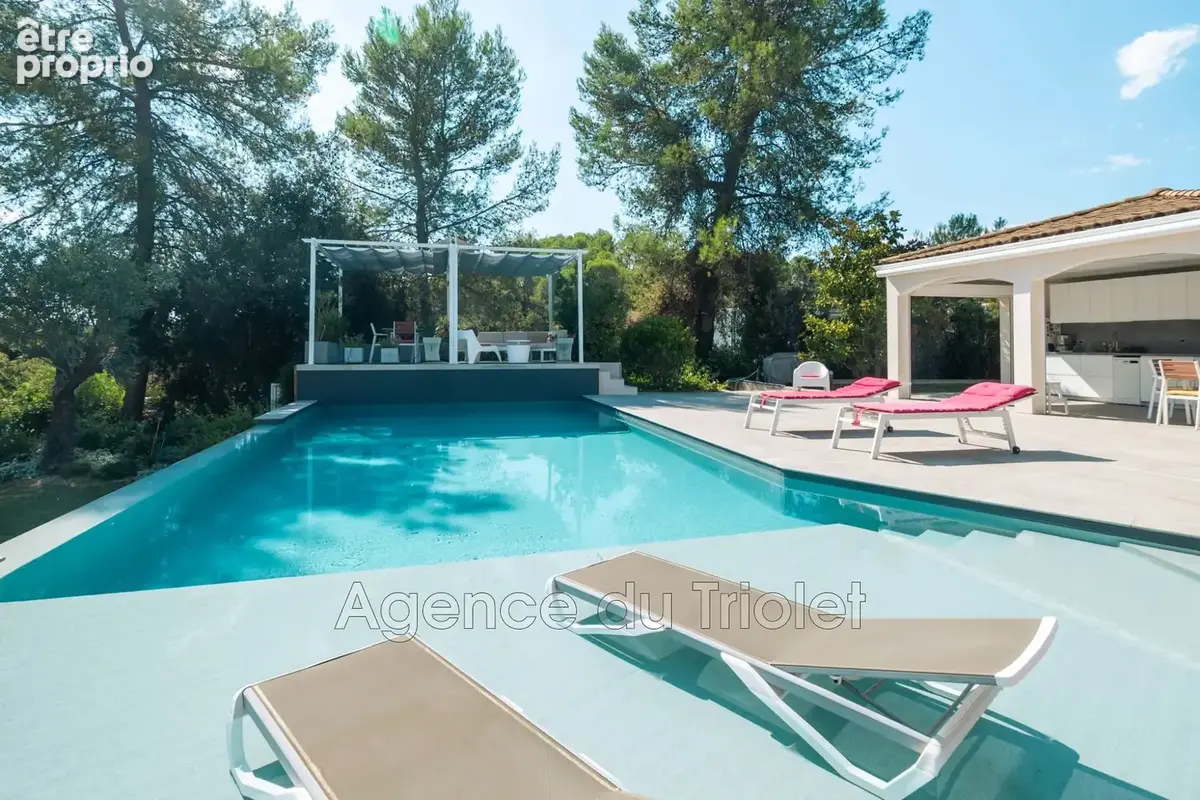 Photo Maison à Saint-Clement-De-Riviere au prix de 1 100 000€
