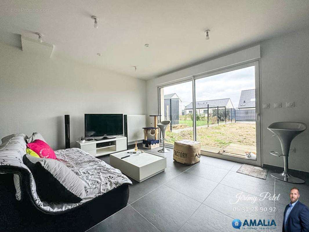 Maison à MONCHAUX-SUR-ECAILLON