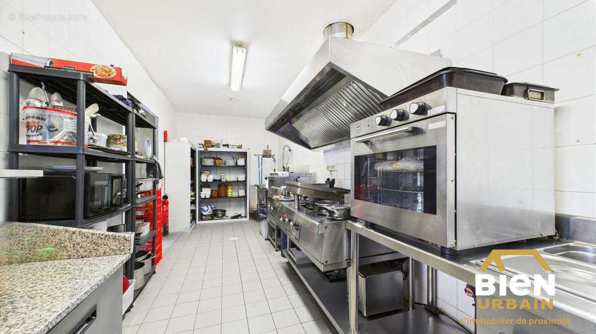 Autre à SAINT-CHAPTES