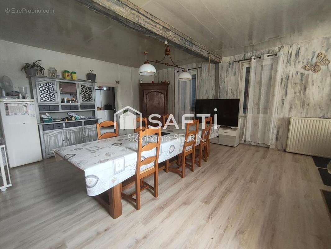Maison 140 m² à Saint-Palais-De-Negrignac  - photo 4