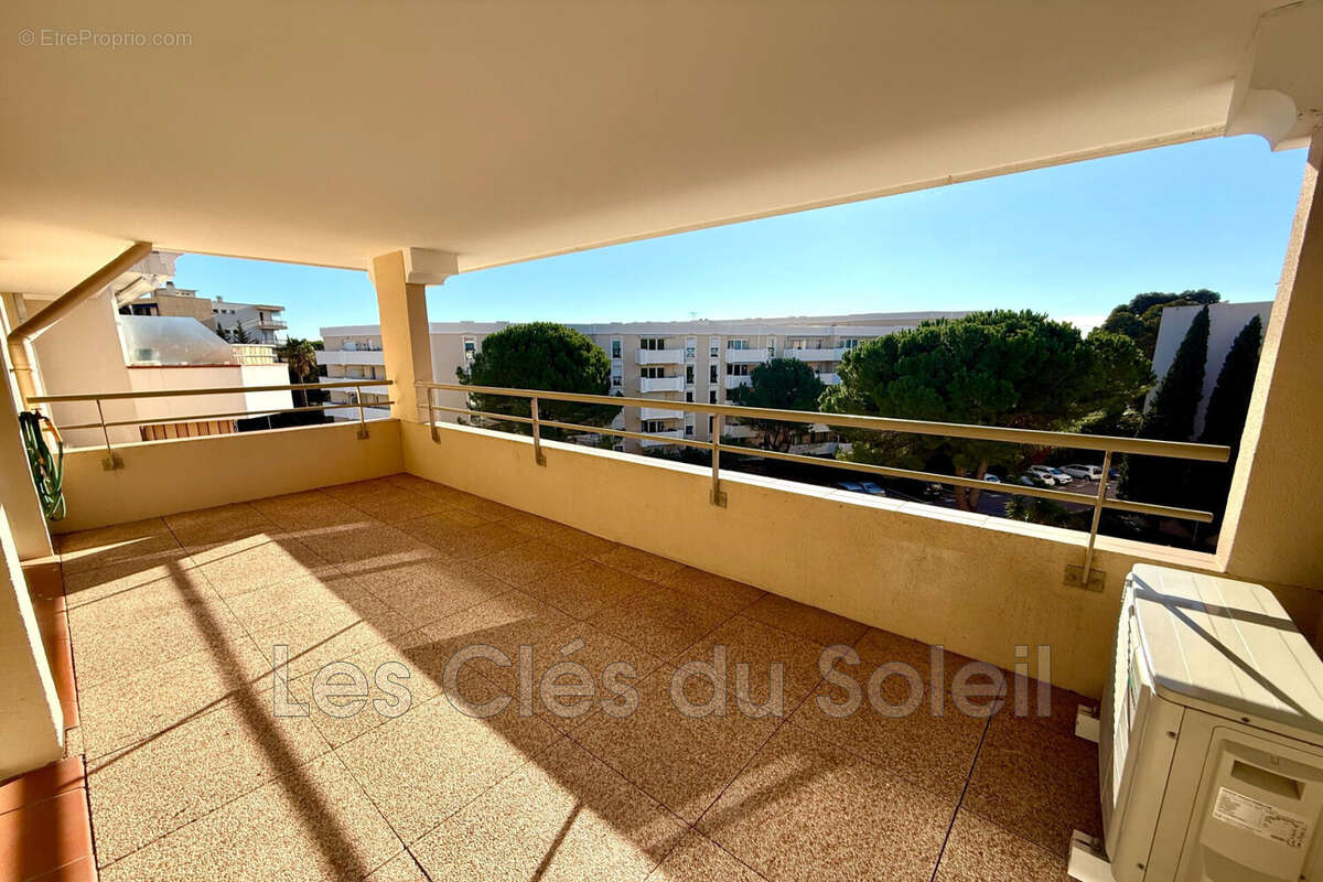 Appartement à HYERES