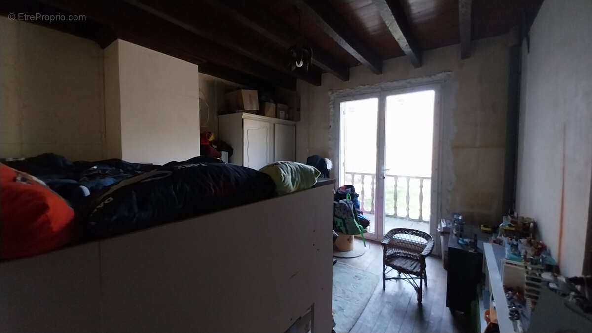 Maison à CHATEAU-L'EVEQUE