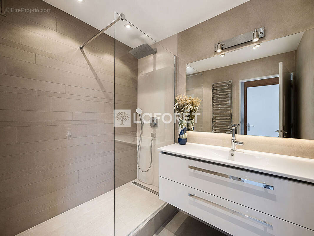 Appartement à LA CELLE-SAINT-CLOUD