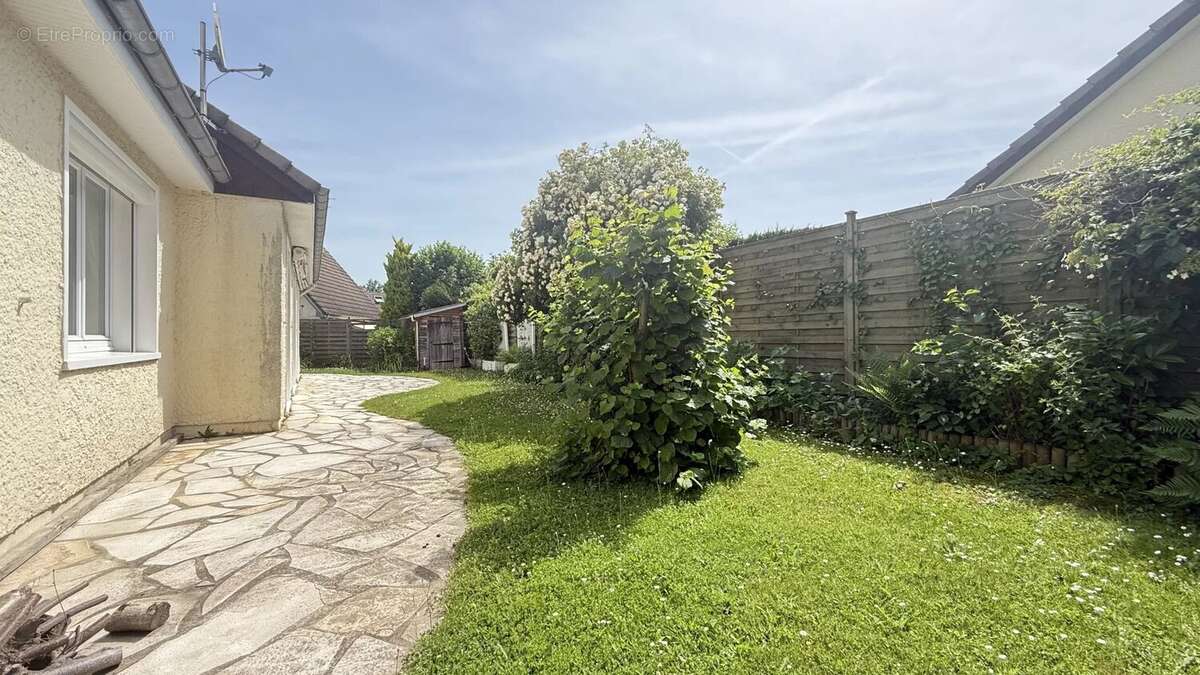 Maison à BOUFFEMONT