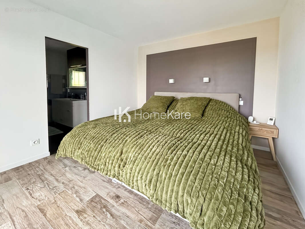 Maison 143 m² à L'isle-Jourdain  - photo 7