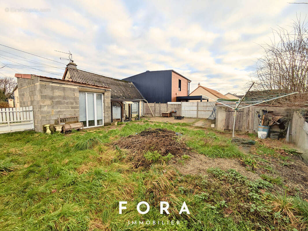 Maison à LA SELLE-LA-FORGE