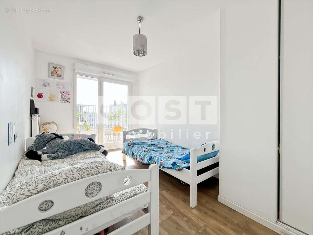 Appartement à GENNEVILLIERS