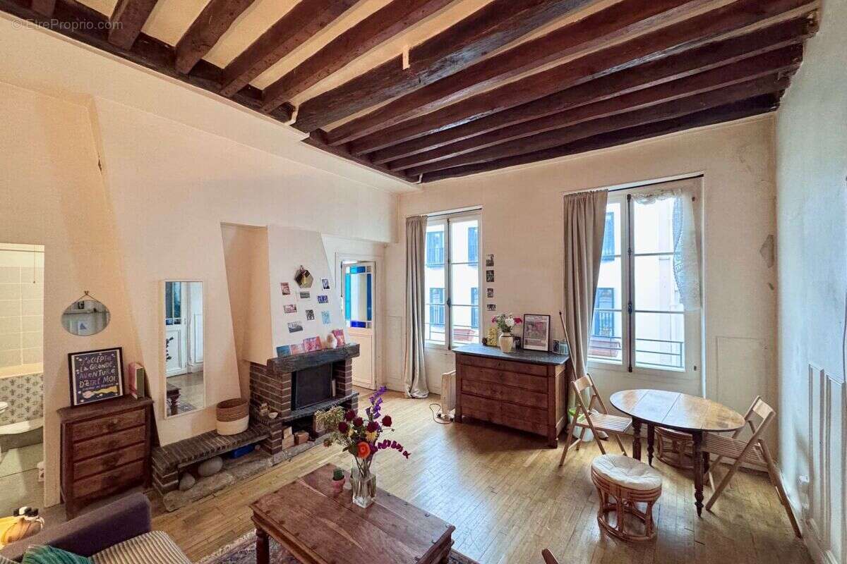 Appartement à PARIS-11E