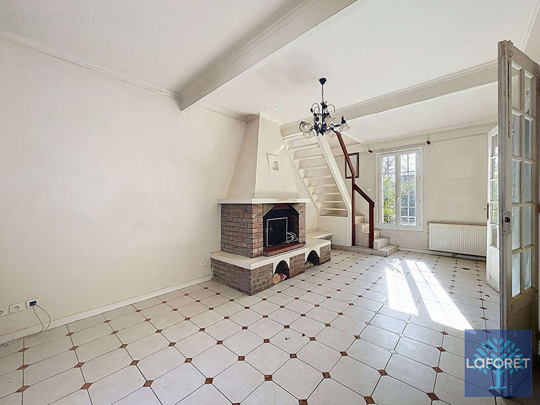 Maison à VIGNEUX-SUR-SEINE