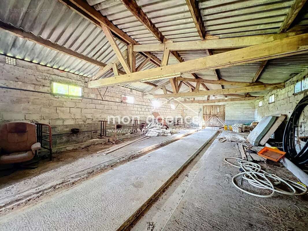 Maison à NEUVILLE-FERRIERES