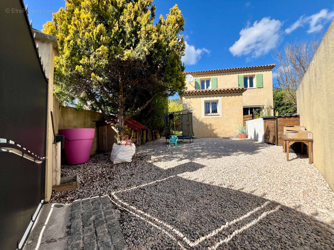 Maison à CUGES-LES-PINS