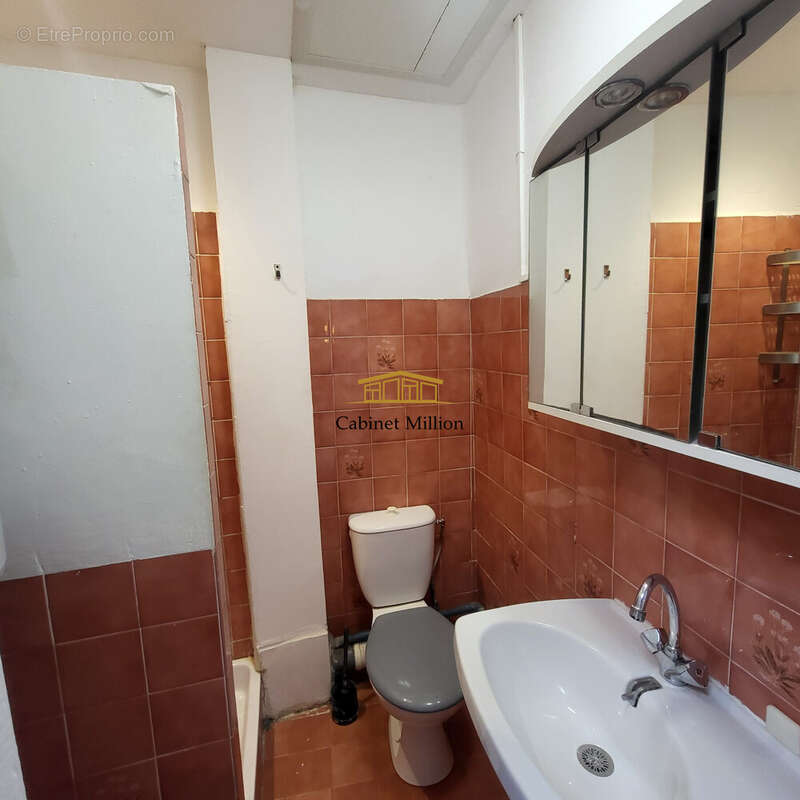 Maison à VIC-LA-GARDIOLE