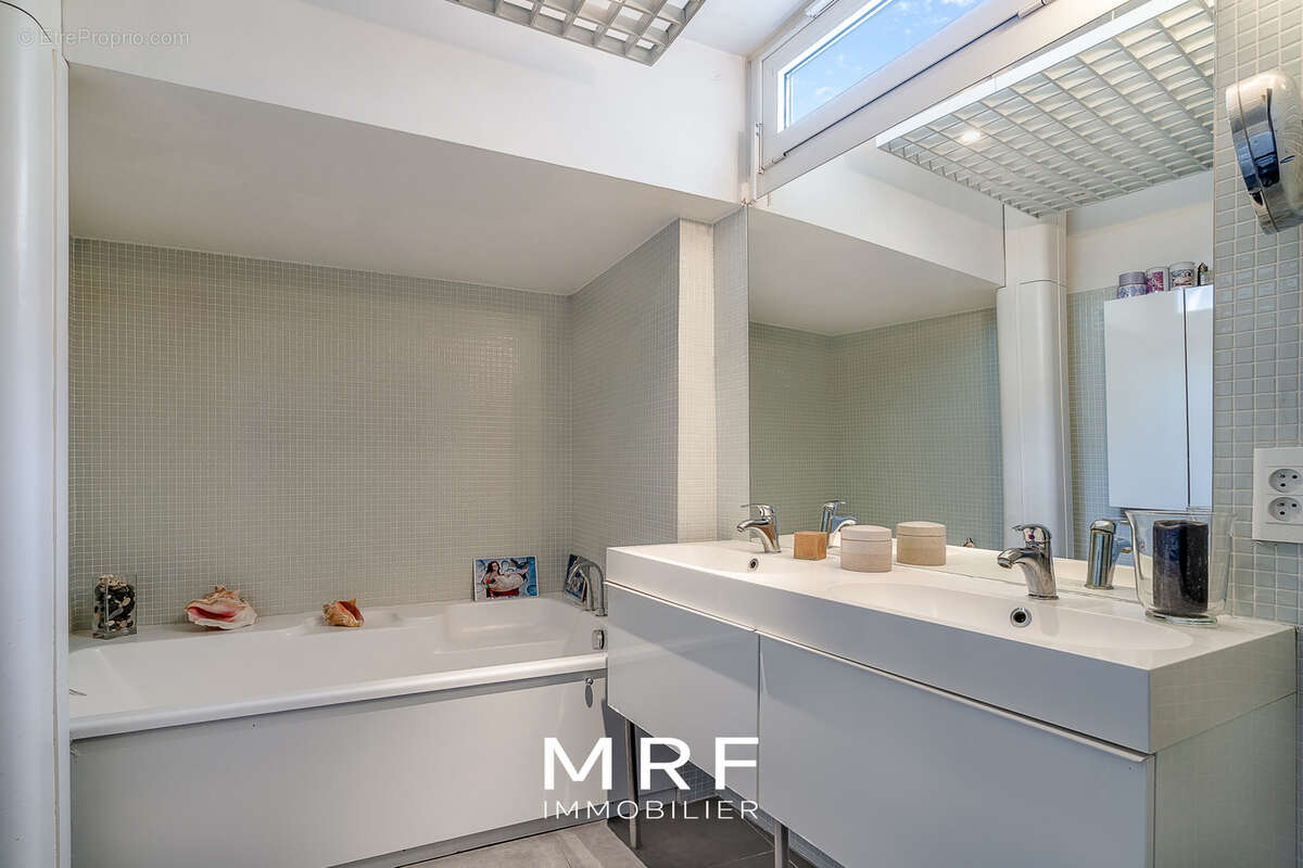 Appartement à MARSEILLE-1E
