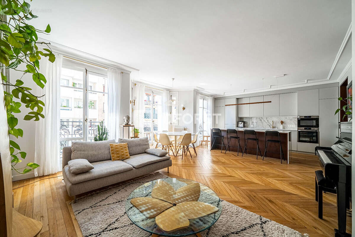 Appartement à PARIS-15E