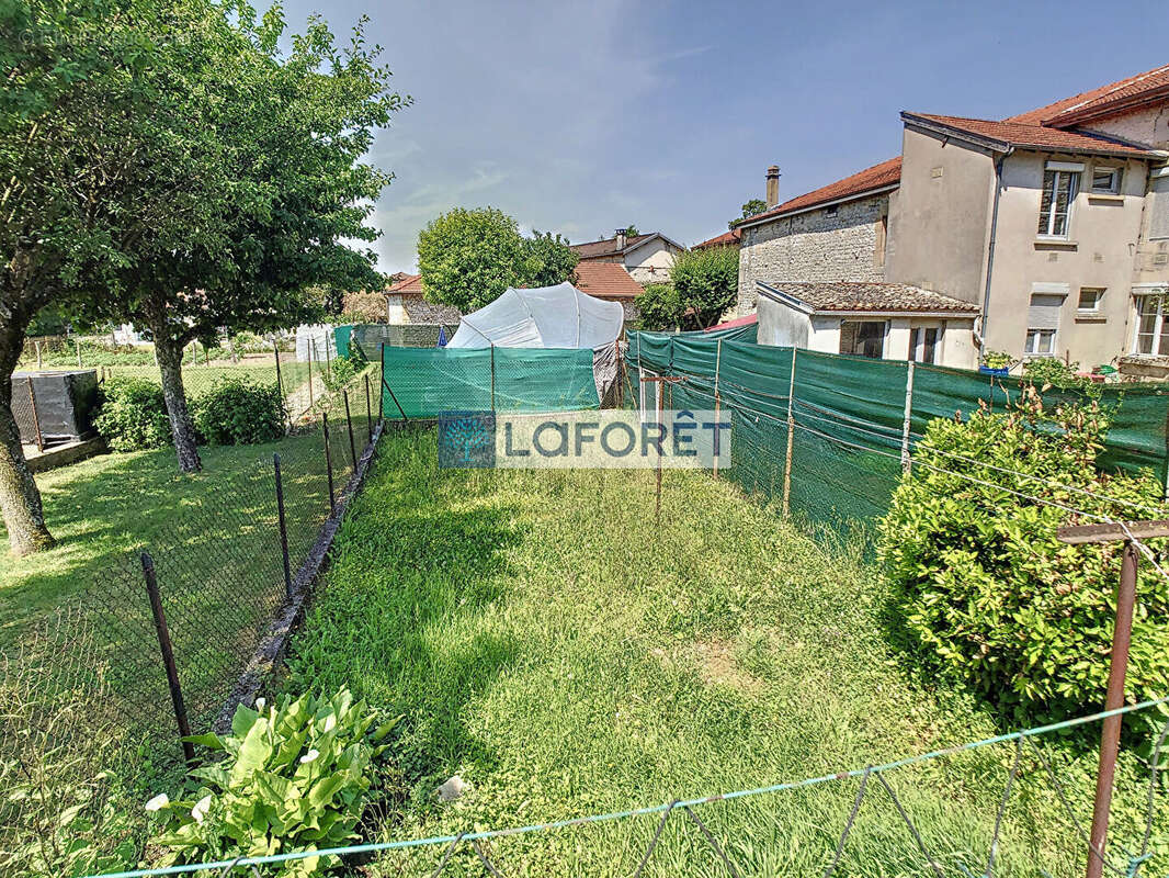 Maison à SAINT-URBAIN-MACONCOURT