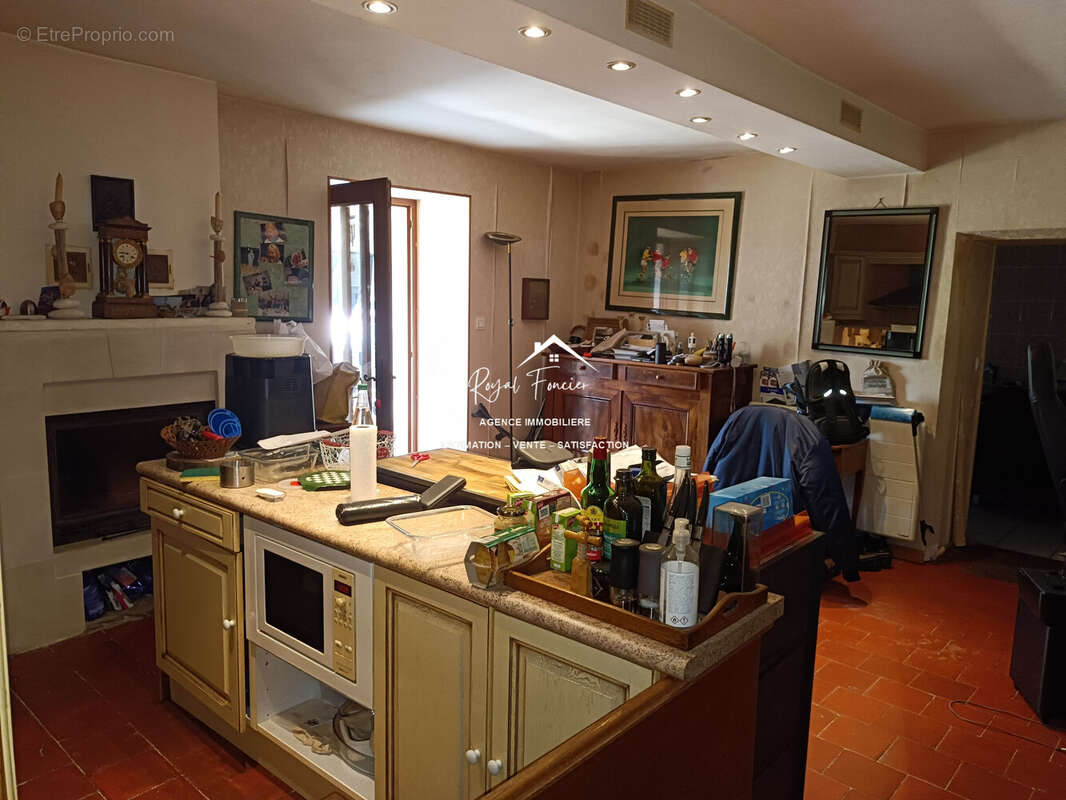 Maison à LA CELLE-SAINT-AVANT