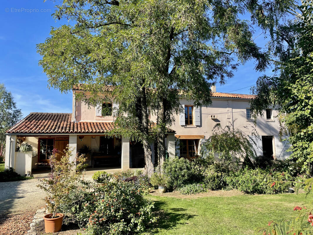 Maison à LES NOUILLERS