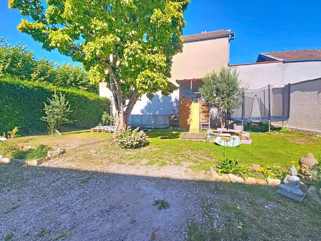 Maison à MONTREVEL-EN-BRESSE