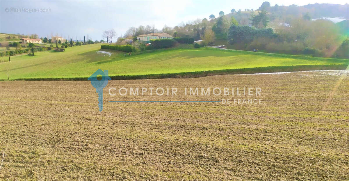 Terrain à LAURAC