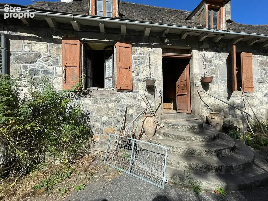 Maison en pierres avec grange attenante - photo 2