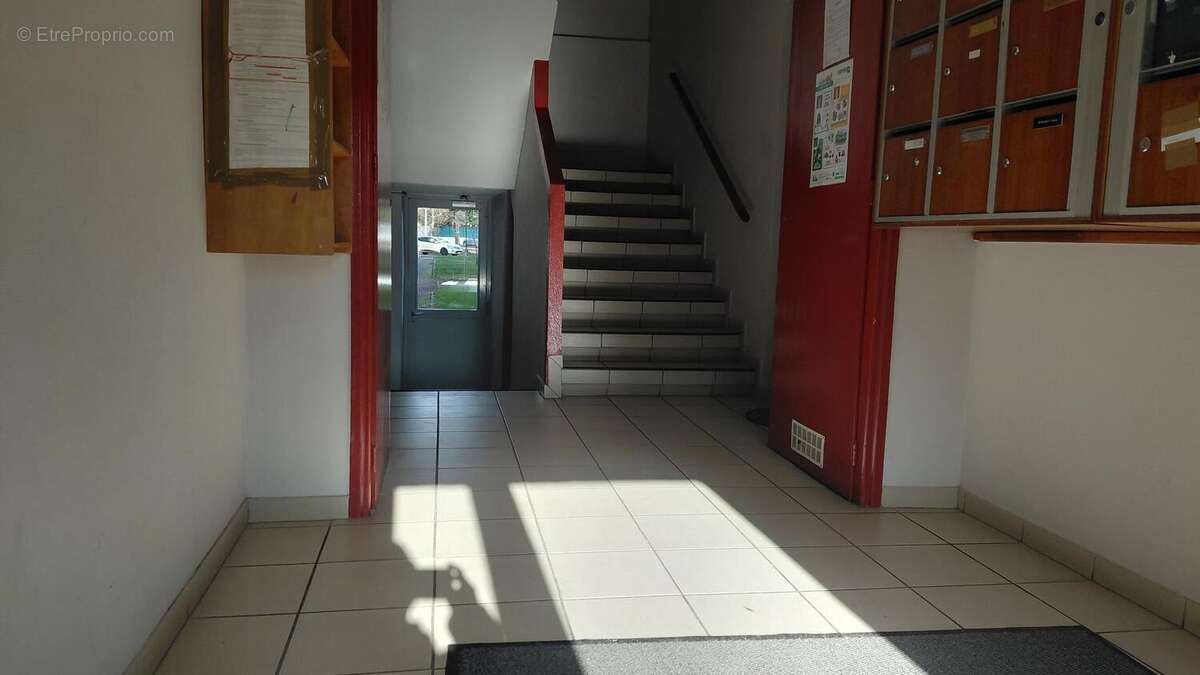 Photo 2 - Appartement à ROANNE