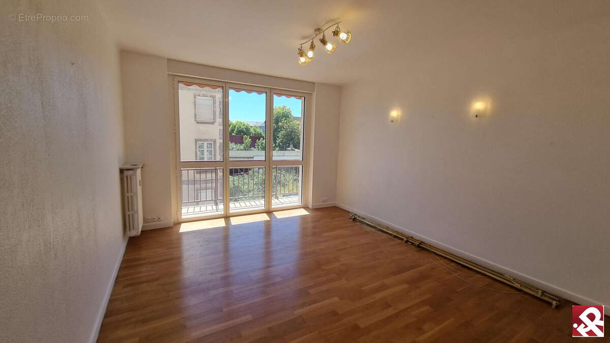 Appartement 75 m² à Limoges  - photo 2