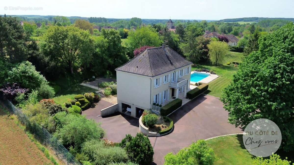 Maison à COURTENOT