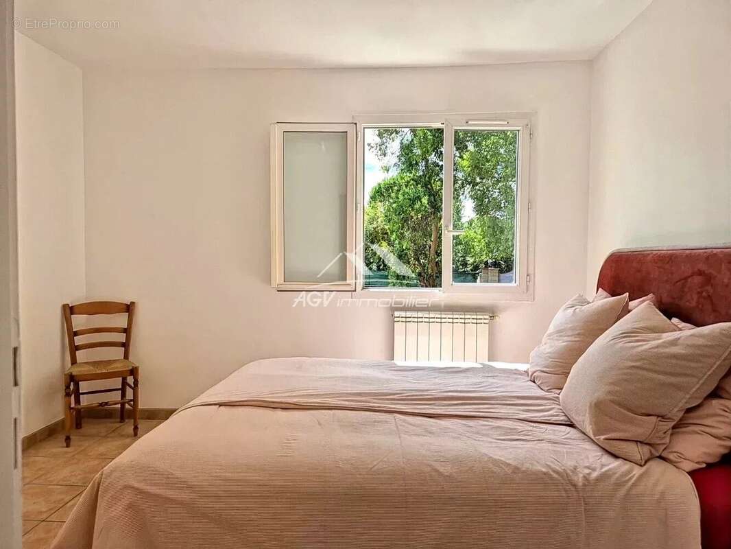 Maison à SAINT-HILAIRE-DE-BRETHMAS