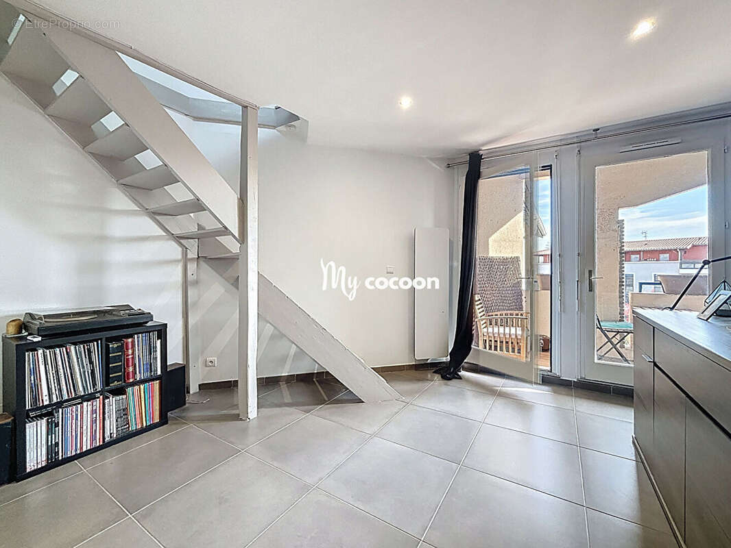 Appartement à SAINT-GENIS-LES-OLLIERES