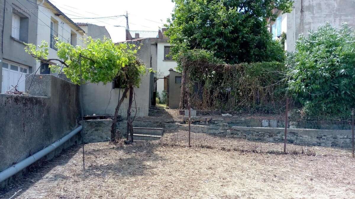 Maison à CAUDIES-DE-FENOUILLEDES