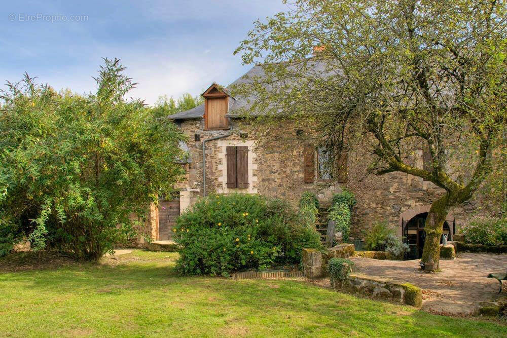 Maison à SAINT-SOLVE
