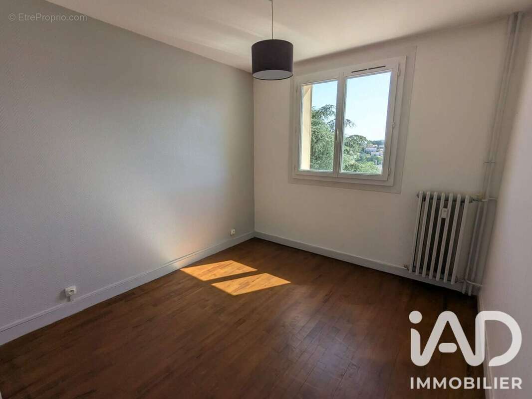 Appartement 53 m² à Saint-Etienne  - photo 3