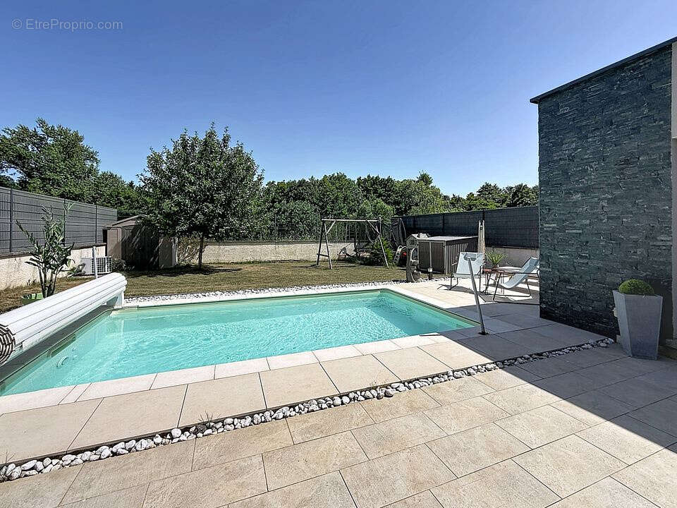 Maison à HETTANGE-GRANDE