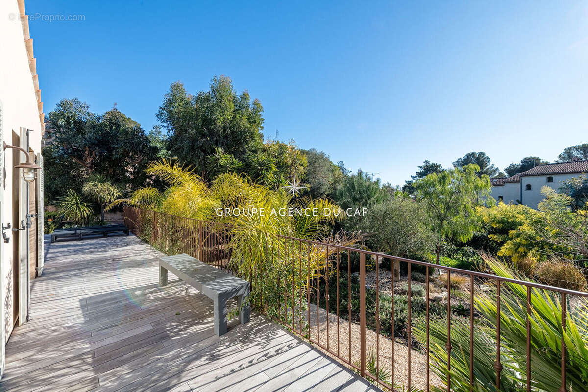 Villa  avec piscine a saint raphael au calme - photo 18