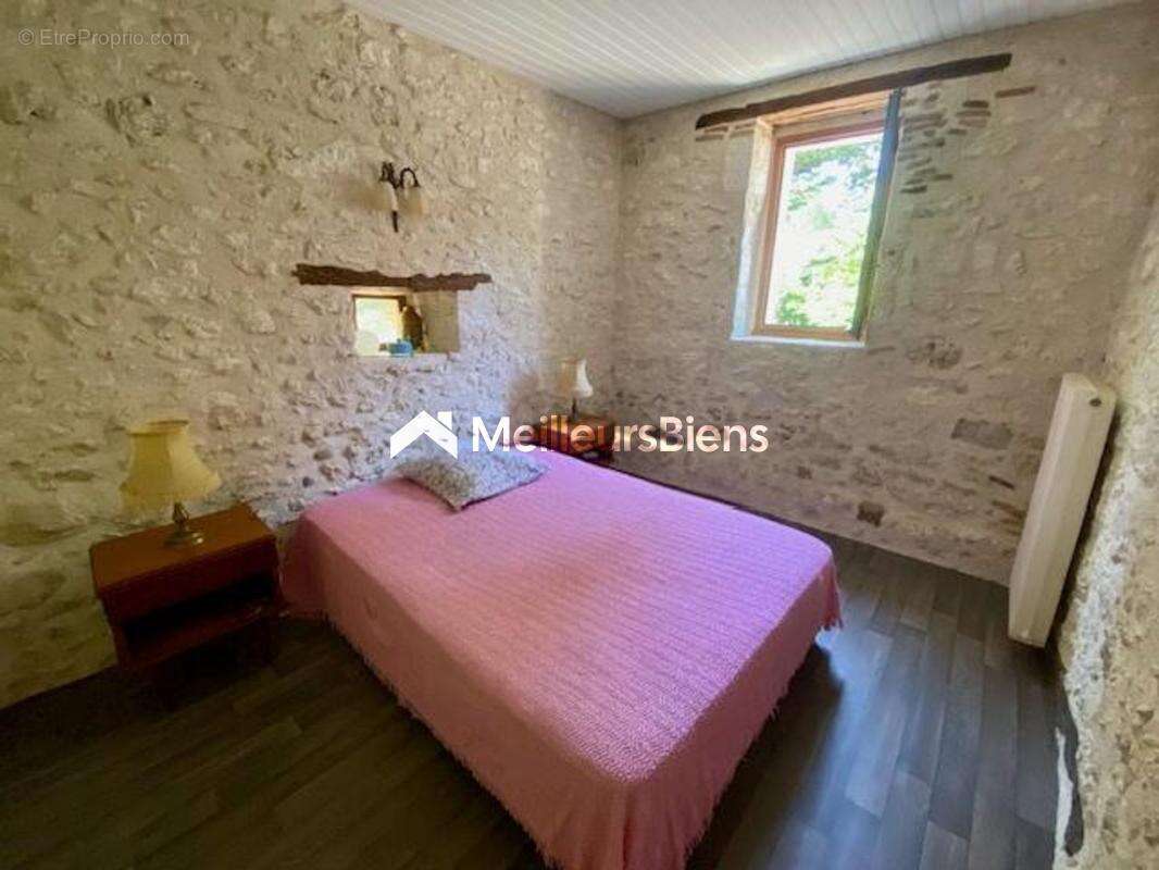 Maison à SAINT-CLAR