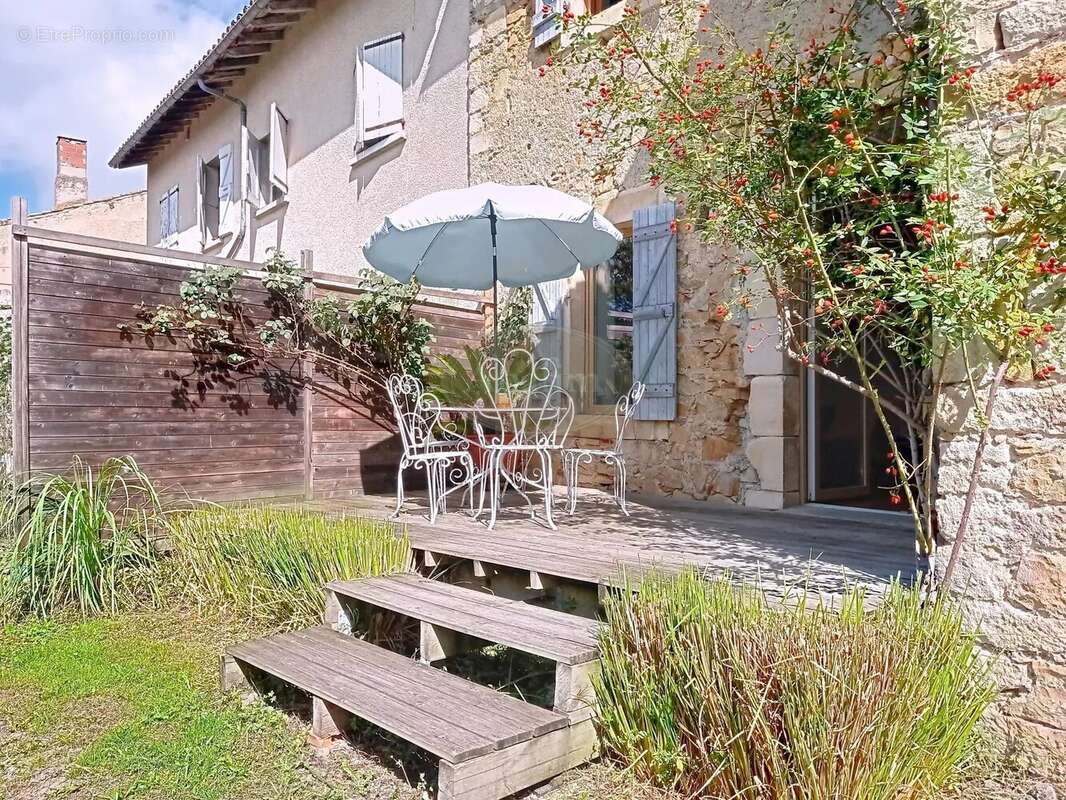 Commerce à AURIGNAC