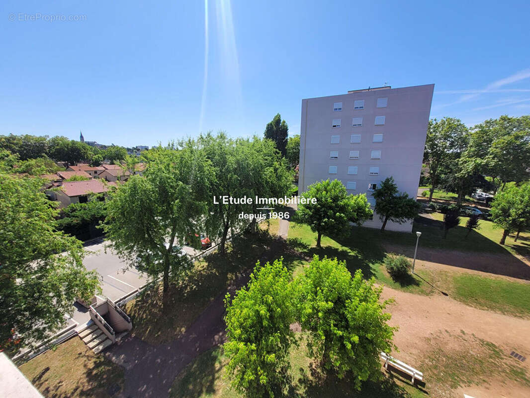 Appartement à SATHONAY-CAMP