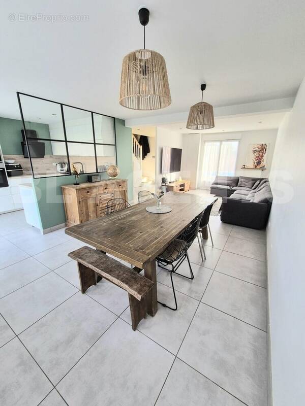 IMG-20251112-WA0030 - Maison à CHAUCONIN-NEUFMONTIERS