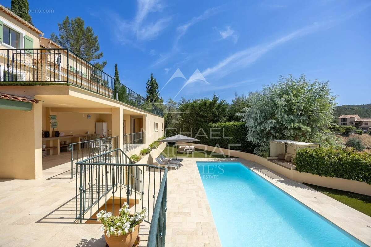 Maison à MANDELIEU-LA-NAPOULE