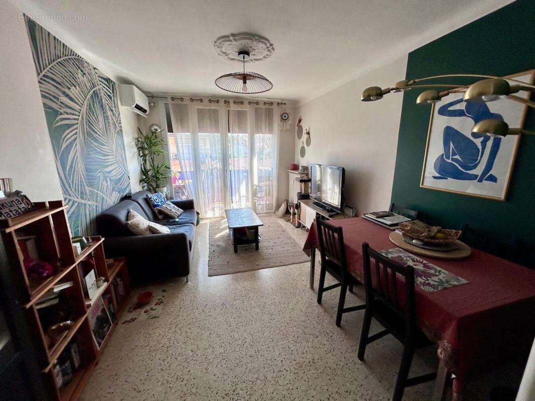 À vendre – t3 51m² rénové avec balcon, box et cave - saint-raphael - photo 2