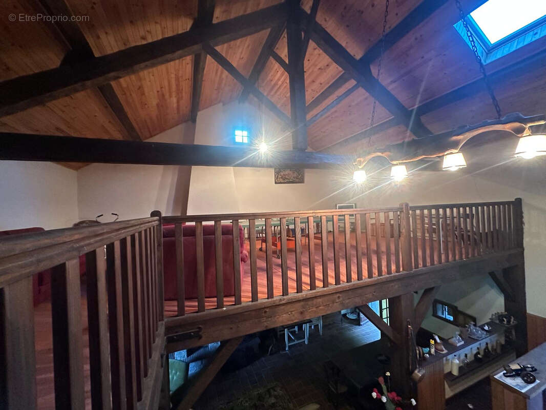 Maison à SAINT-BONNET-DES-QUARTS