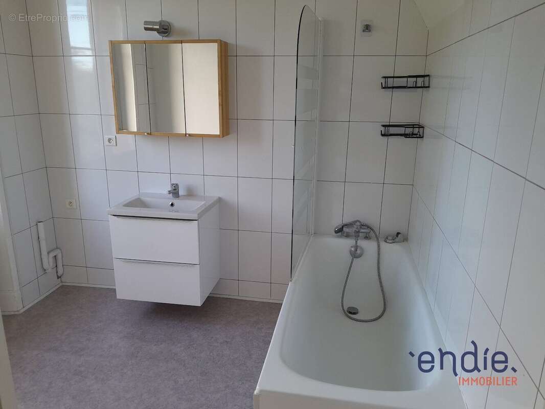 Maison à PRIX-LES-MEZIERES