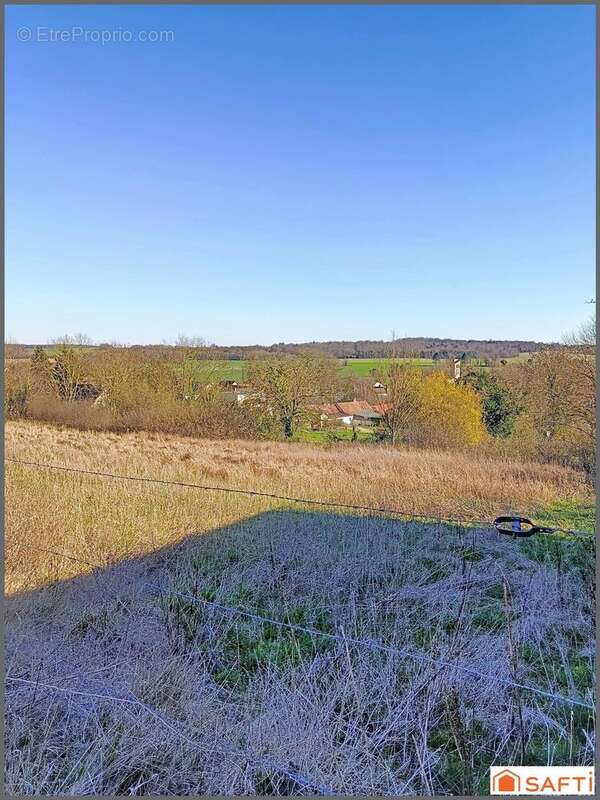 Terrain 2245 m² à Saisseval  - photo 2