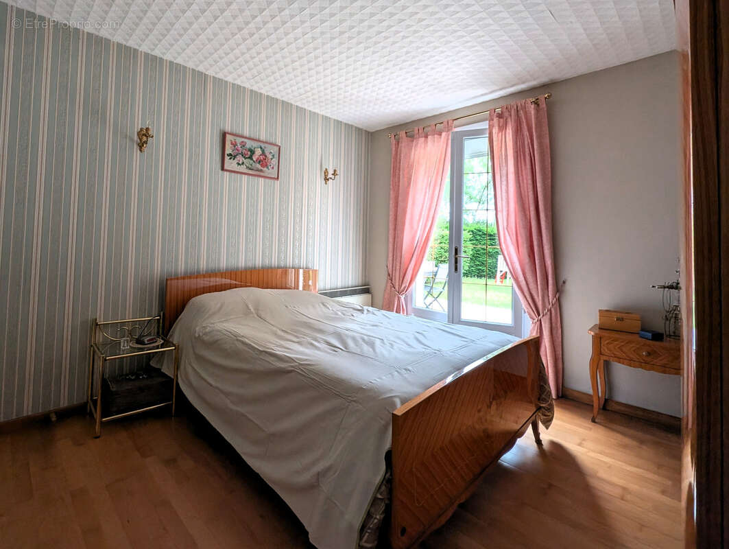 Maison familiale avec jardin à CHECY (45) - photo 7