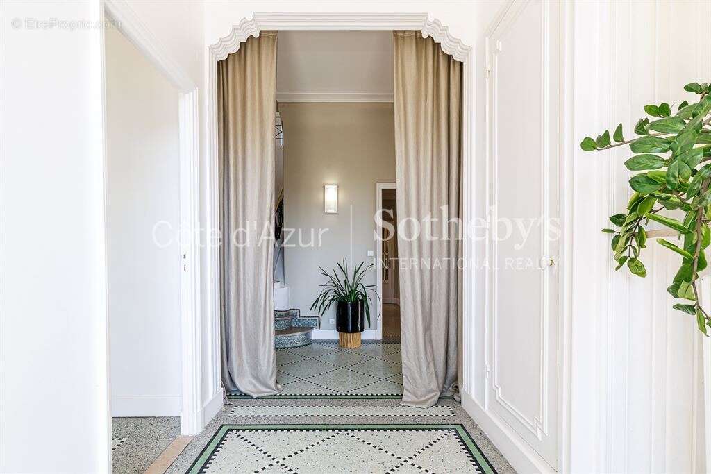 Maison Belle-Époque rénovée à Nice Cimiez, proche du Regina - photo 5