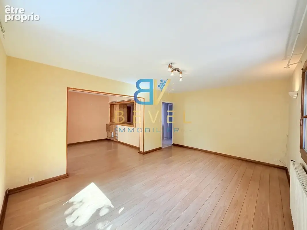 (73) VILLARGONDRAN - Jolie maison avec beaux extérieurs - 5 chambres - Garage & Atelier - Véranda - Rare à la - photo 6