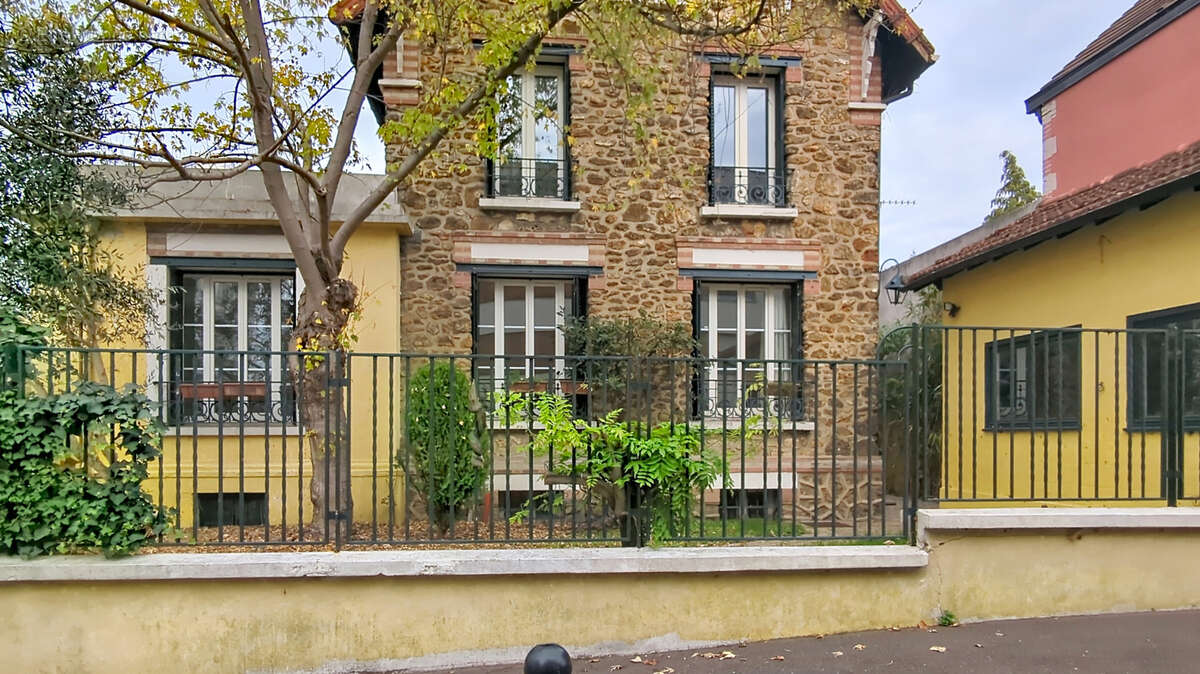 Maison à SARTROUVILLE