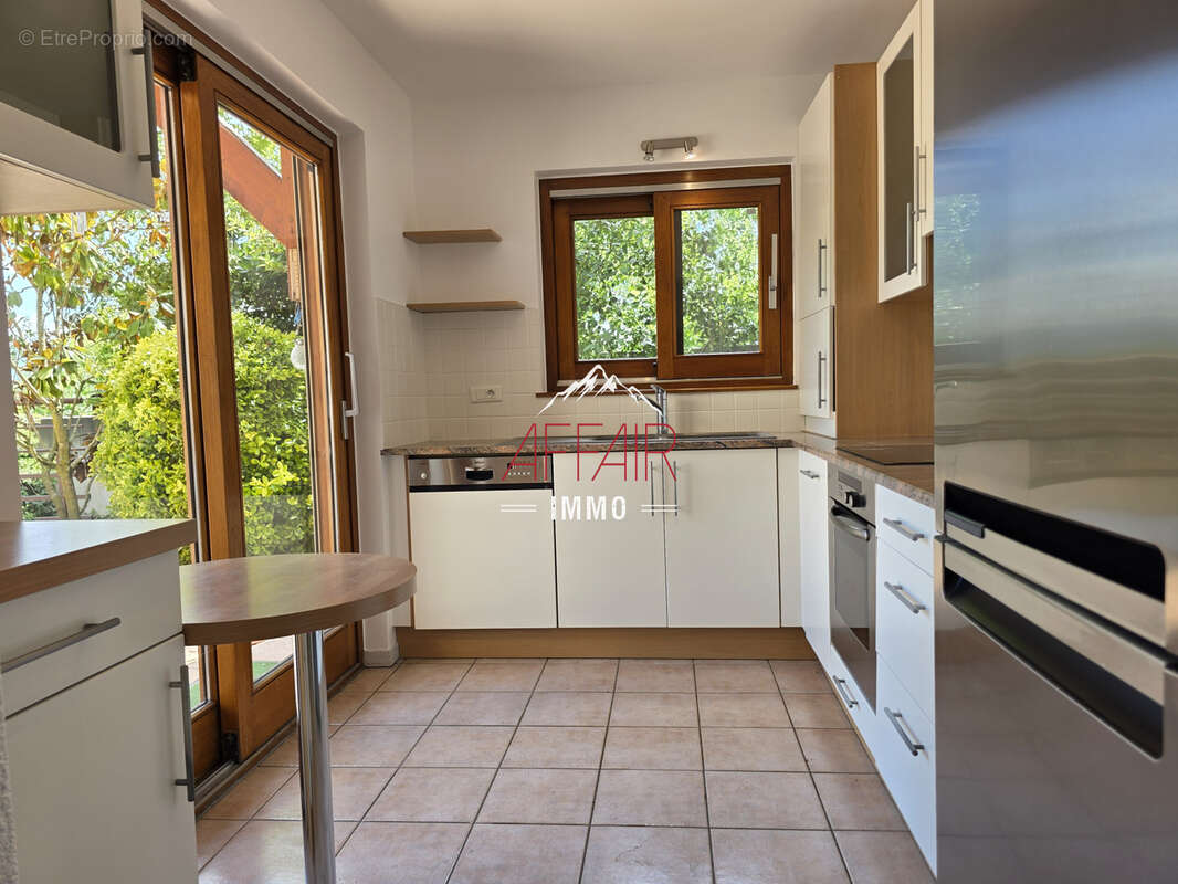 Appartement à CRANVES-SALES
