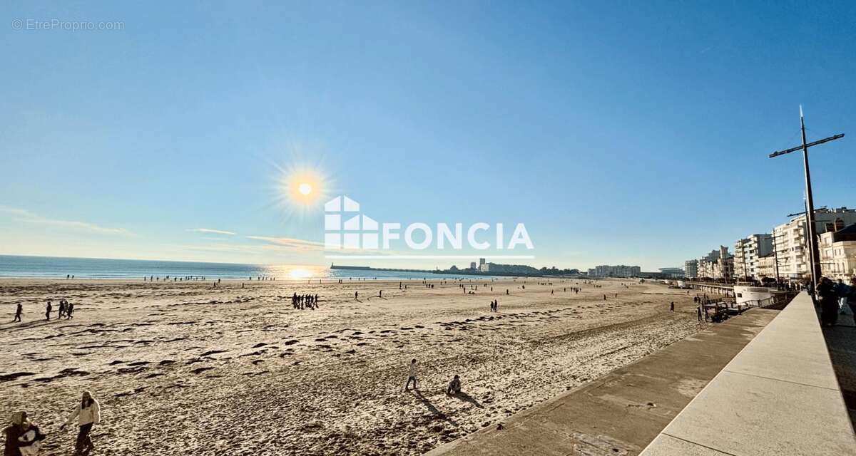 Les sables d'olonne - centre plage - vue latérale mer - appartement t3 avec 2 balcons - photo 12