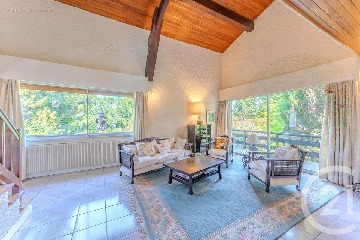 Maison 196 m² à Saint-Paul-En-Chablais  - photo 5